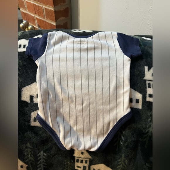 Set of 3 | (2) Boston Red Sox Onesies & (1) UCLA Bruins Onesie | 3-6 mos - Picture 7 of 12